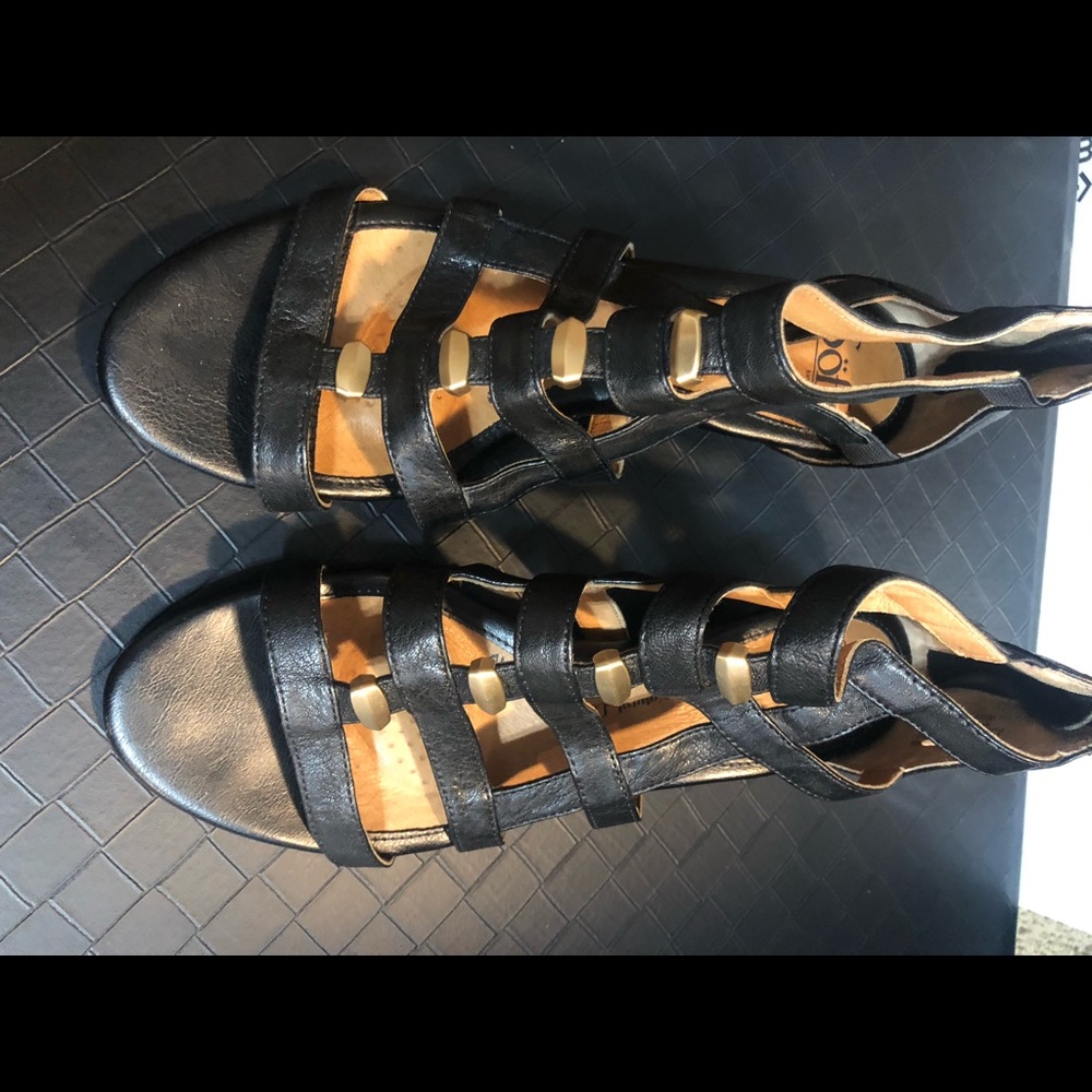 Women’s Sz 8.5 Sofft Sandal
